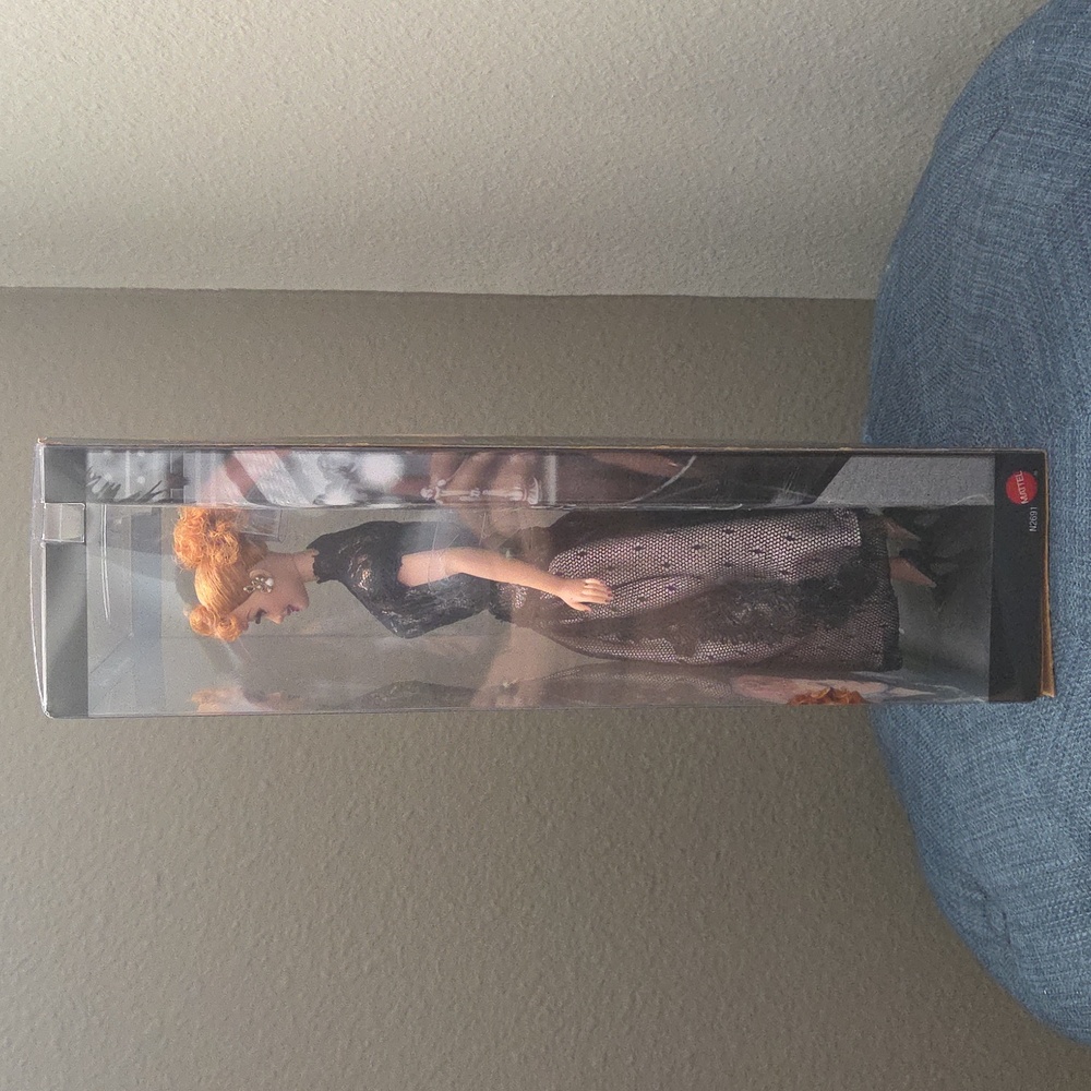 Mattel 2008 I Love Lucy Barbie Doll, Pink Label, NRFB, Stand & COA, Lucille Ball - Picture 4 of 6